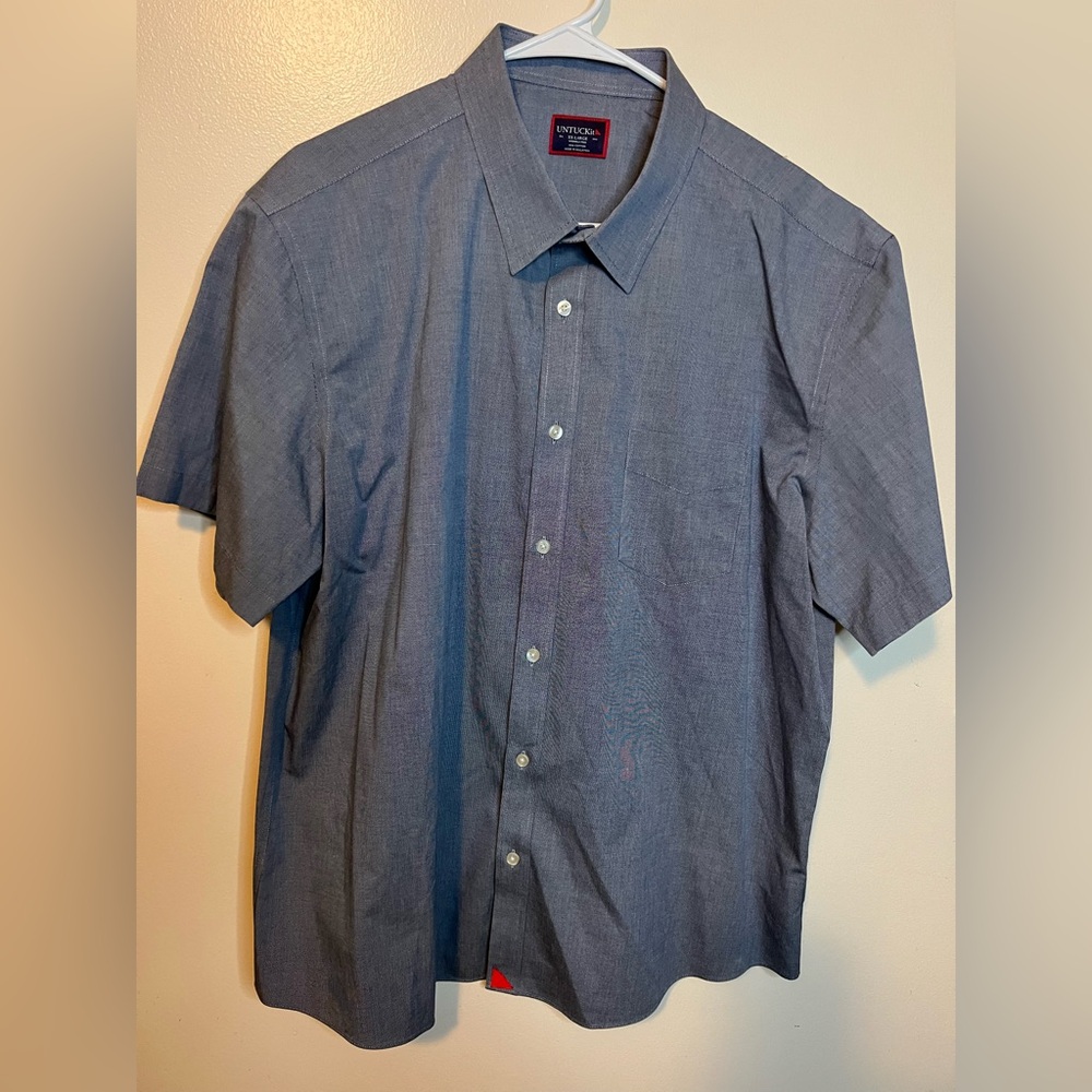 UNTUCKit Men's wrinkle free cotton Petris Blue Button Down short sleeve Shirt